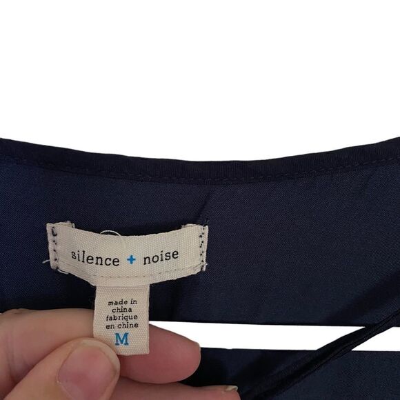 Silence + Noise Blue faux wrap cut really low high low hem long sleeve medium - Picture 5 of 6